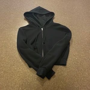 Target Women’s cropped zip-up hoodie (M)
